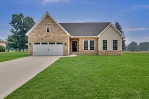 1493 Marion Country Club Dr, Marion, OH 43302 - Photo 3