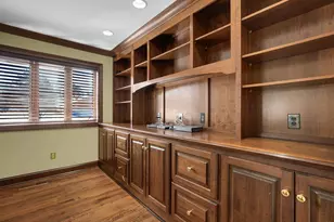 2626 Chartwell Rd, Columbus, OH 43220 - Photo 7