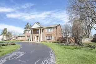 2626 Chartwell Rd, Columbus, OH 43220 - Photo 3