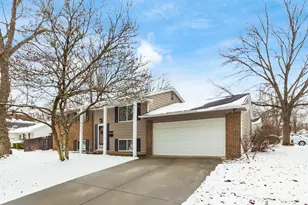 4735 Heatherton Dr, Columbus, OH 43229 - Photo 3