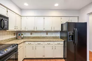 2158 Sandston Rd, Columbus, OH 43220 - Photo 13