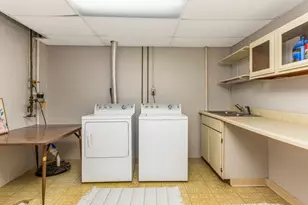 2158 Sandston Rd, Columbus, OH 43220 - Photo 33