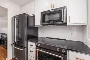 2824 Chateau Cir S, Columbus, OH 43221 - Photo 15