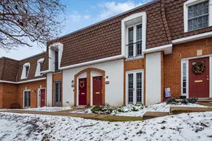 2824 Chateau Cir S, Columbus, OH 43221 - Photo 3