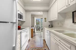 3172 Walden Ravines, Columbus, OH 43221 - Photo 9