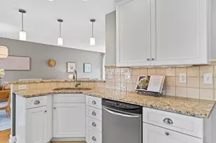 2668 Edgevale Rd, Upper Arlington, OH 43221 - Photo 17