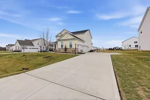 187 Long Trail, Ostrander, OH 43061 - Photo 3