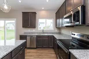 8239 Sycamore Holw Dr, Pickerington, OH 43147 - Photo 7