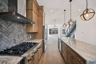 284 Dickenson St, Columbus, OH 43215 - Photo 13