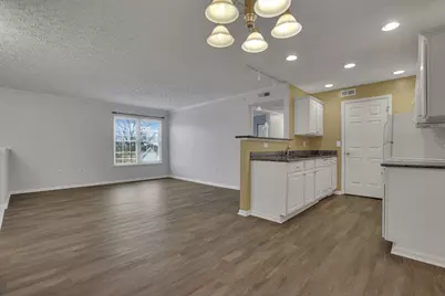 5621 Cedar Springs, Columbus, OH 43228 - Photo 9