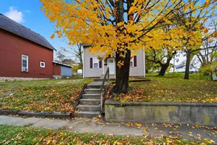 160 E Race St, Mechanicsburg, OH 43044 - Photo 3