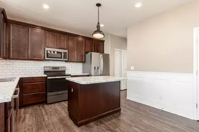 160 Chestnut Commons Drive, Commercial Point, OH 43116 - Photo 15