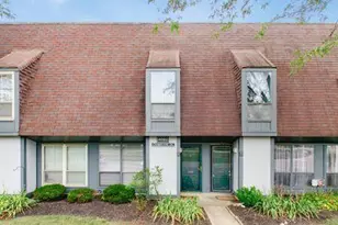 4692 Charecote Ln, Columbus, OH 43220 - Photo 1