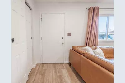 595 Deerwood Avenue E, Columbus, OH 43230 - Photo 5