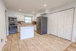 595 Deerwood Ave E, Columbus, OH 43230 - Photo 13