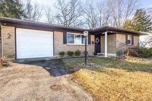 595 Deerwood Ave E, Columbus, OH 43230 - Photo 3