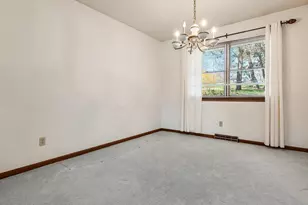 2695 Ash Meadows Blvd, Zanesville, OH 43701 - Photo 15