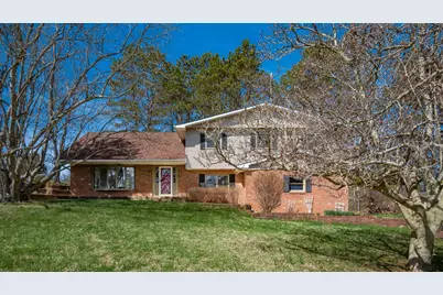 2695 Ash Meadows Boulevard, Zanesville, OH 43701 - Photo 5