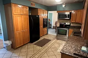 2695 Ash Meadows Blvd, Zanesville, OH 43701 - Photo 9