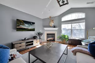 3963 Dinon Dr, Columbus, OH 43221 - Photo 7