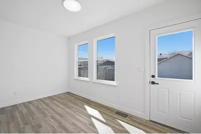 281 N Burgess Avenue, Columbus, OH 43204 - Photo 15