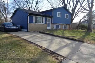 4560 Stonehedge Rd, Columbus, OH 43231 - Photo 3