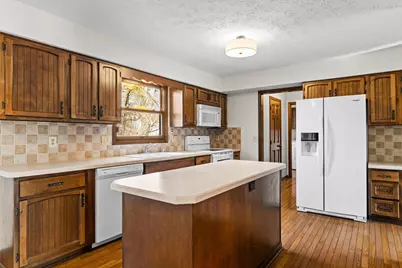 1096 Woodman Drive, Columbus, OH 43085 - Photo 25