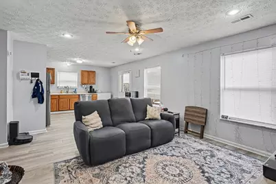 793 Crevis Lane, Columbus, OH 43228 - Photo 3