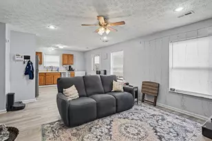 793 Crevis Ln, Columbus, OH 43228 - Photo 3