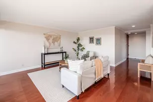 1000 Urlin Ave, Columbus, OH 43212 - Photo 9