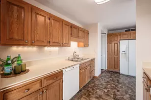 1000 Urlin Ave, Columbus, OH 43212 - Photo 17