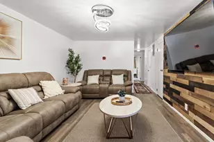 395 Amesbury Dr, Columbus, OH 43230 - Photo 3