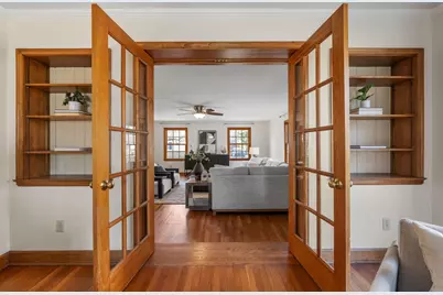 2731 E Broad Street, Columbus, OH 43209 - Photo 9