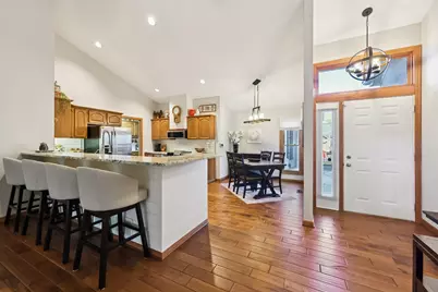 2521 Vililly Circle E, Grove City, OH 43123 - Photo 9