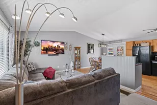 3939 Marsha Dr, Columbus, OH 43207 - Photo 5