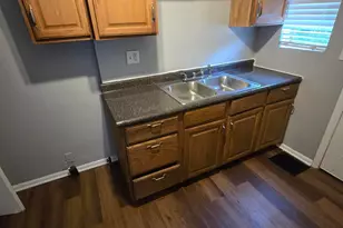 857 Regina Ct, Columbus, OH 43204 - Photo 13