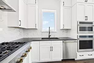 270 Dickenson St, Columbus, OH 43215 - Photo 5