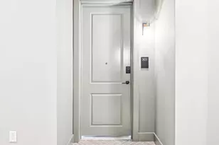 270 Dickenson St, Columbus, OH 43215 - Photo 1