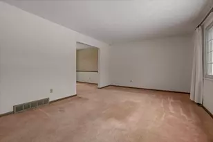 1852 Balsamridge Rd, Columbus, OH 43229 - Photo 9