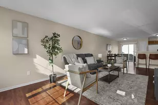 1010 Hartford Village Blvd, Columbus, OH 43228 - Photo 9