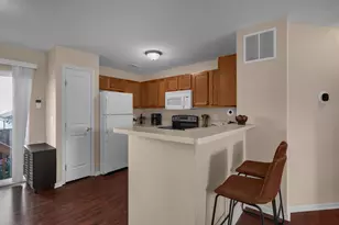 1010 Hartford Village Blvd, Columbus, OH 43228 - Photo 13