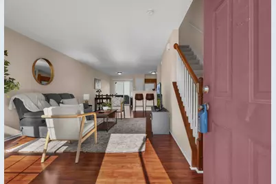 1010 Hartford Village Boulevard, Columbus, OH 43228 - Photo 7