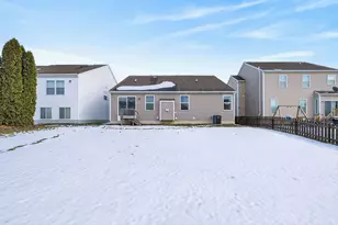 725 Flowering Cherry Ct, Blacklick, OH 43004 - Photo 5