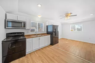 964 E Weber Rd, Columbus, OH 43211 - Photo 11