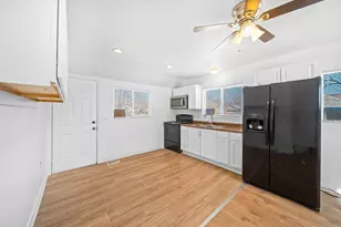 964 E Weber Rd, Columbus, OH 43211 - Photo 7