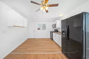 964 E Weber Rd, Columbus, OH 43211 - Photo 9