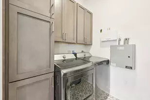 270 Dickenson St, Columbus, OH 43215 - Photo 35