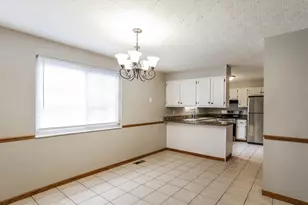 9656 Meadow Wood Dr, Pickerington, OH 43147 - Photo 5