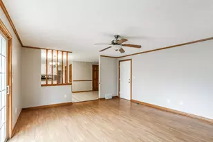 9656 Meadow Wood Dr, Pickerington, OH 43147 - Photo 3