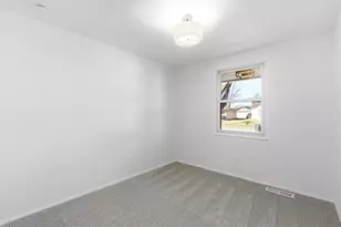 1884 Barnett Ct W, Columbus, OH 43227 - Photo 21